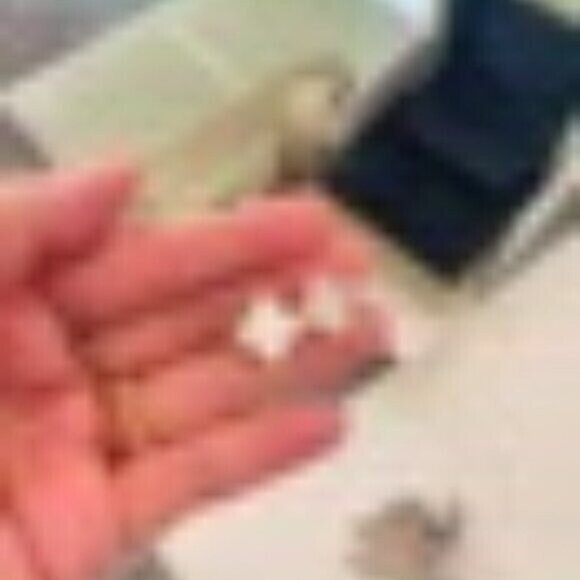 Authentic Van Cleef & Arpels Vintage Alhambra 18K Yellow Gold Earrings - Picture 2 of 7